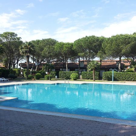 Villetta Corte Grande Villa Aprilia Marittima Buitenkant foto