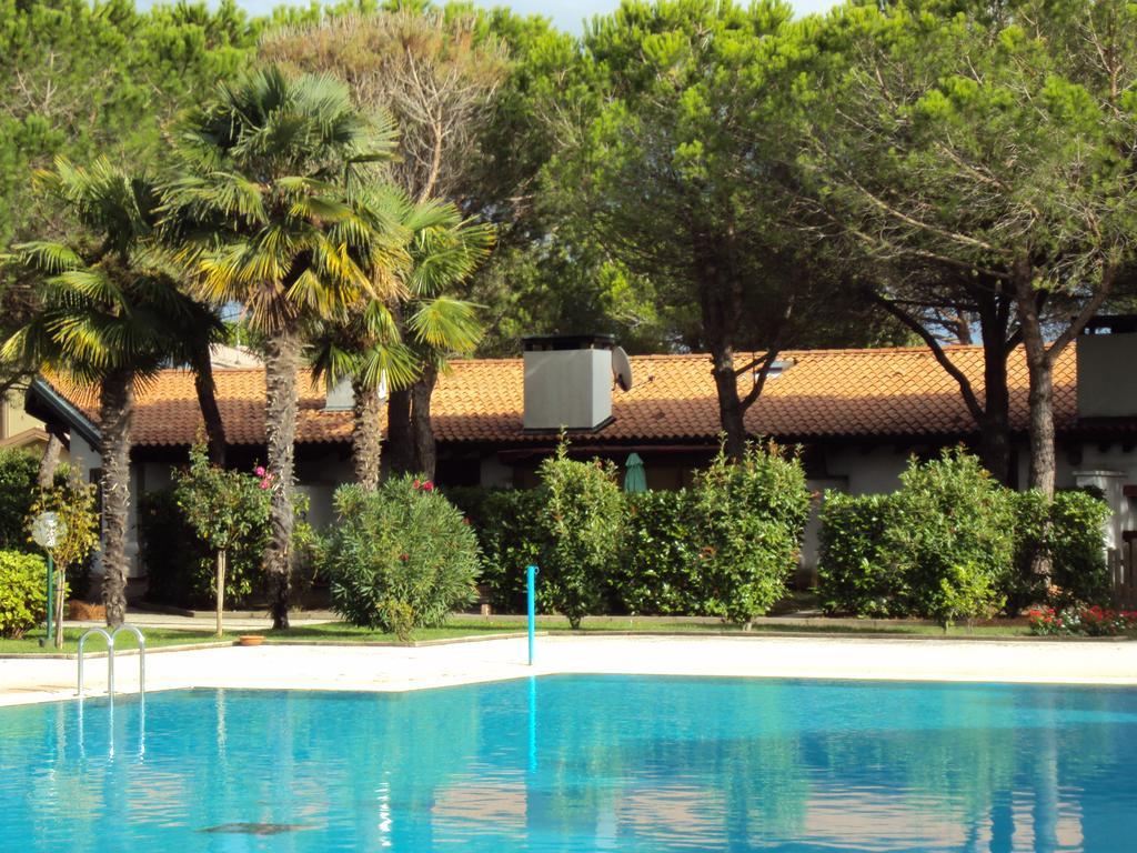 Villetta Corte Grande Villa Aprilia Marittima Buitenkant foto