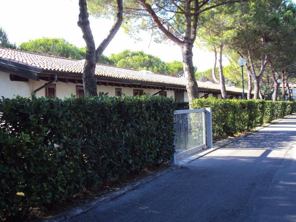 Villetta Corte Grande Villa Aprilia Marittima Buitenkant foto