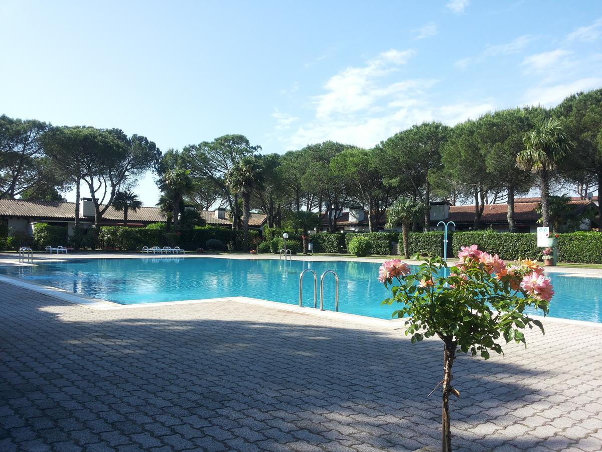 Villetta Corte Grande Villa Aprilia Marittima Buitenkant foto